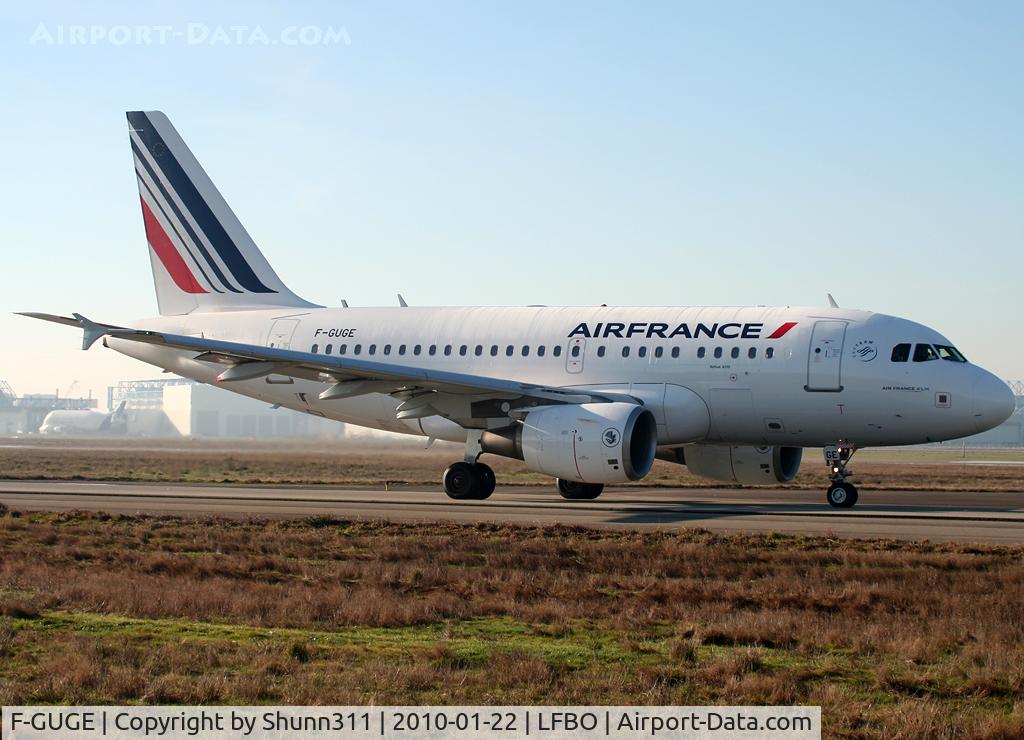 F-GUGE, 2003 Airbus A318-111 C/N 2100, Taxiing holding point rwy 14L in new c/s