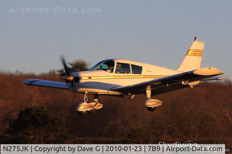 N275JK, 1969 Piper PA-28-140 C/N 28-26151, Final to Ellington, CT.