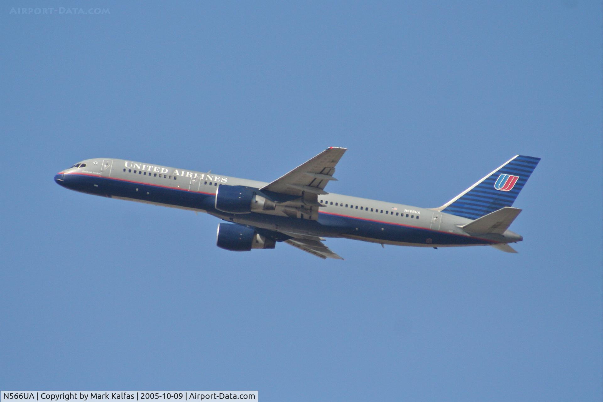 N566UA, 1992 Boeing 757-222 C/N 26670, United Airlines Boeing 757-222, 25R departure KLAX.