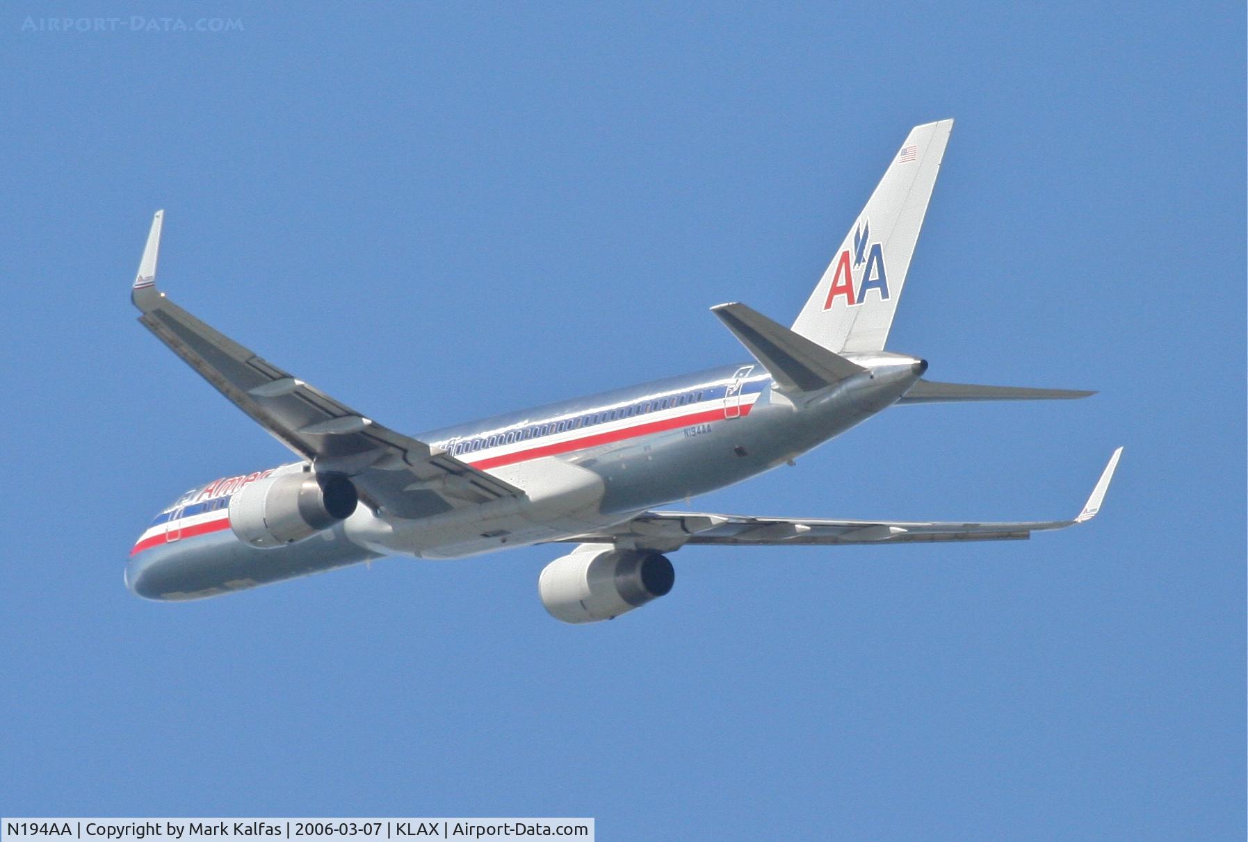 N194AA, 2001 Boeing 757-223 C/N 32388, American Airlines Boeing 757-223, 25R departure KLAX.