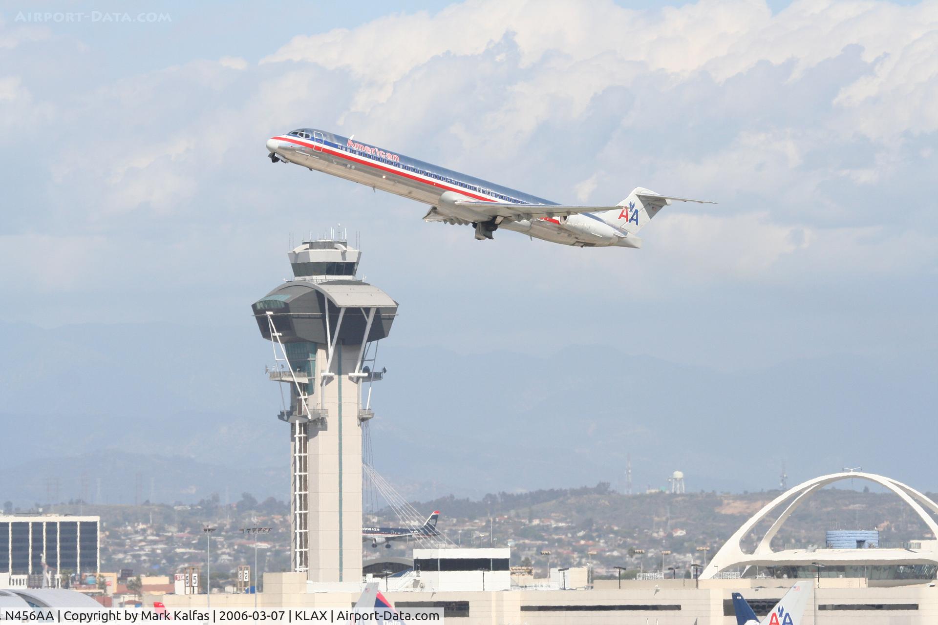 N456AA, 1988 McDonnell Douglas MD-82 (DC-9-82) C/N 49561, American Airlines MD-82, 25R departure KLAX.