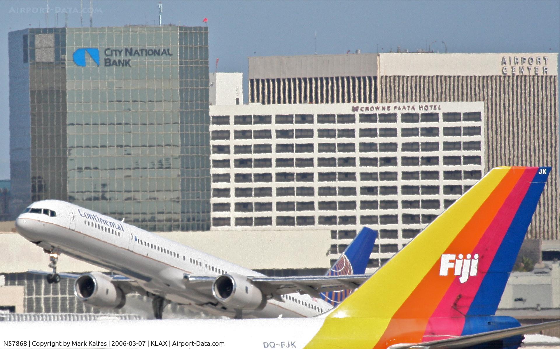 N57868, 2002 Boeing 757-33N C/N 32590, Continental 757-33N, 25R departure KLAX.