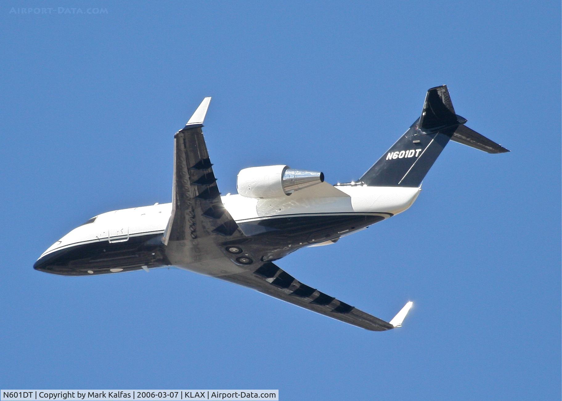 N601DT, 1988 Canadair Challenger 601-3A (CL-600-2B16) C/N 5024, Jeff Moorad's (SD Padres) Canadair Ltd CL-600-2B16, departing 25L KLAX.