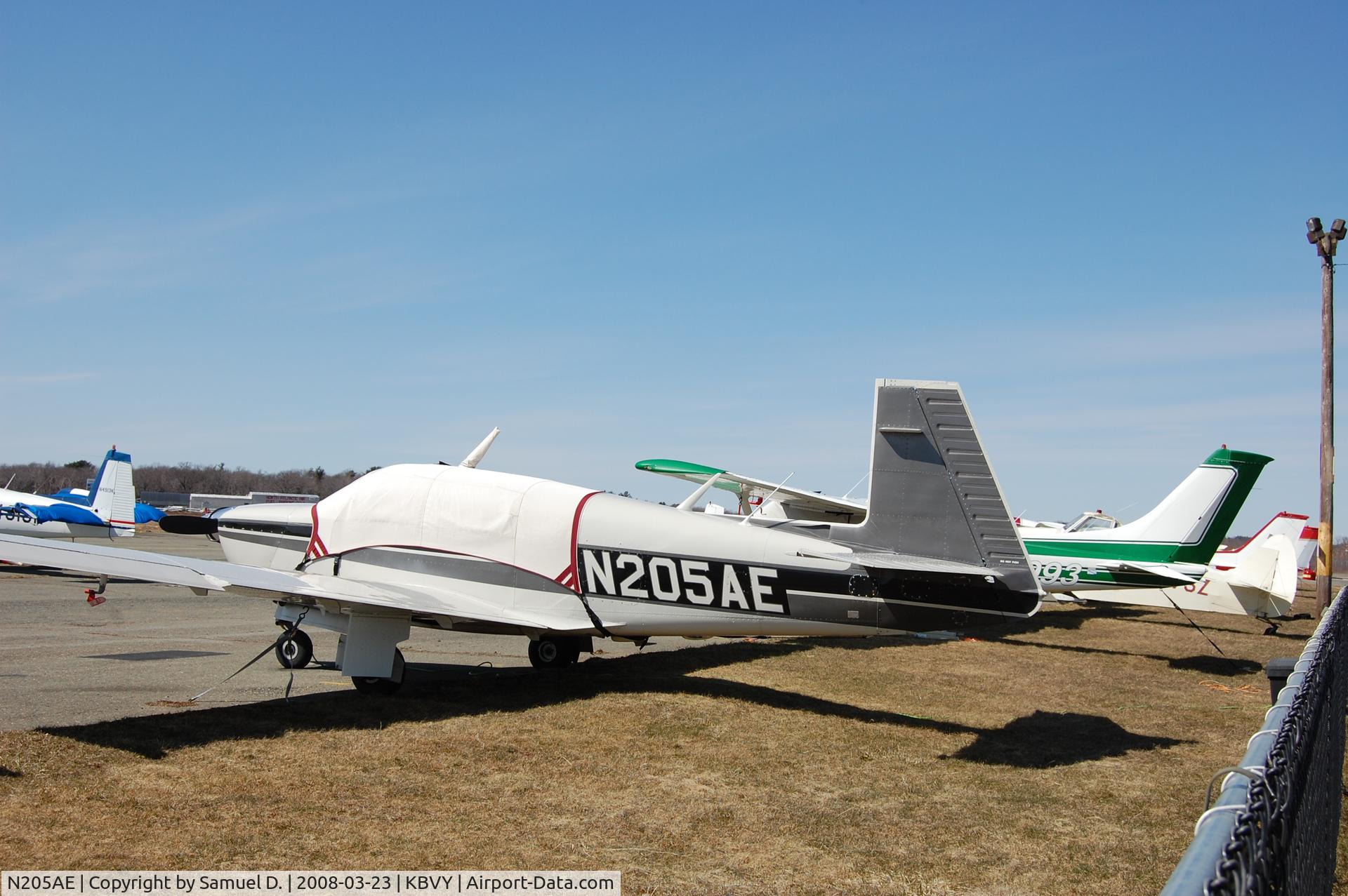 N205AE, Mooney M20J 201 C/N 24-3043, Mooney M20J parked on the East side of Beverly Municipal.