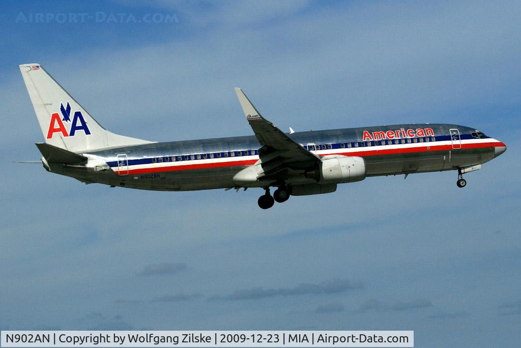N902AN, 1999 Boeing 737-823 C/N 29504, visitor