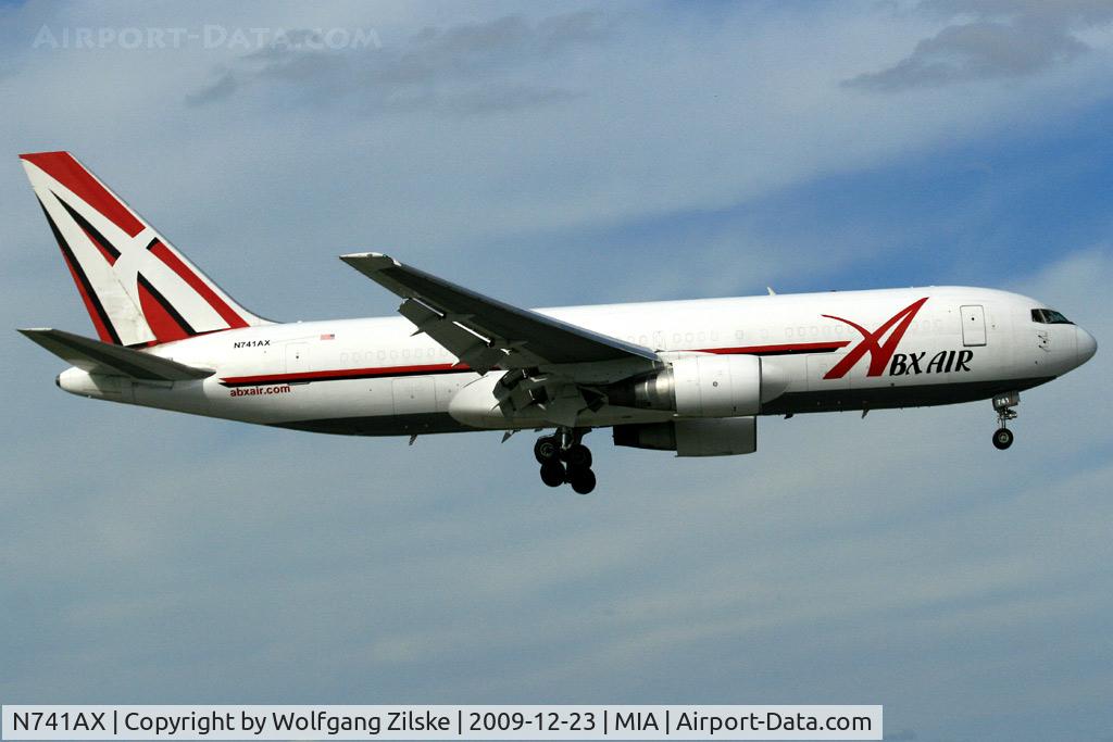 N741AX, 1982 Boeing 767-232 C/N 22215, visitor
