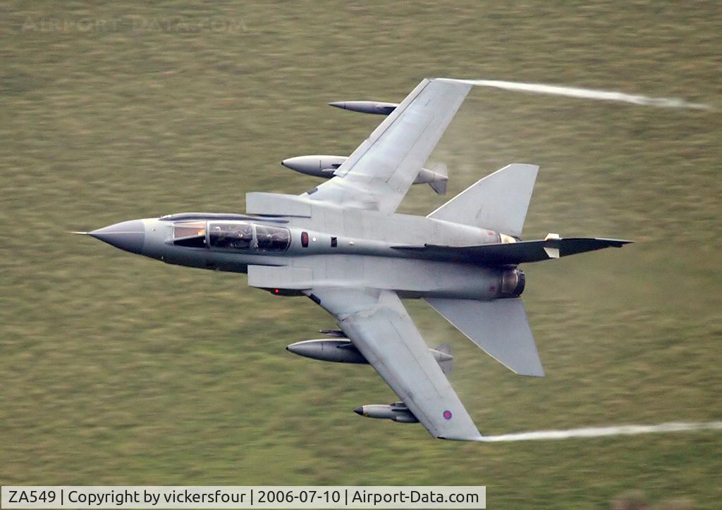 ZA549, 1981 Panavia Tornado GR.4 C/N 063/BT017/3033, Royal Air Force Tornado GR4 (c/n BT017). Operated by the Marham Wings but wears no markings or code. M6 Pass, Cumbria.
