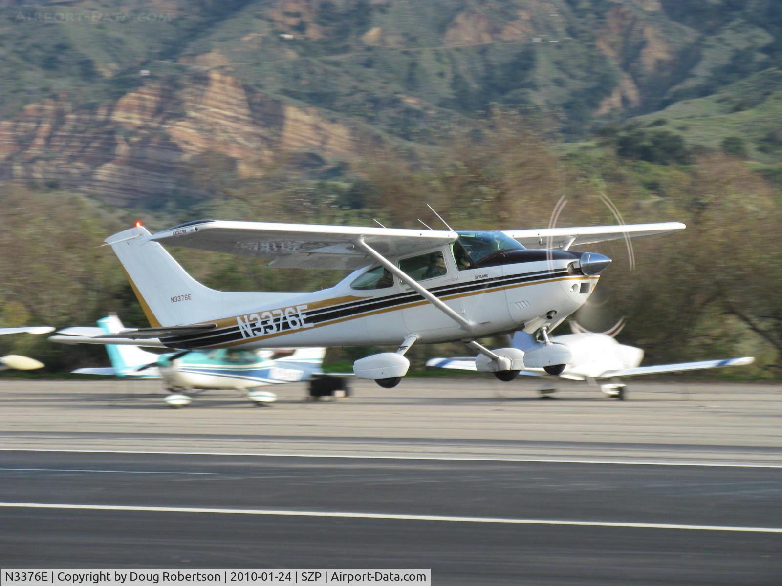 N3376E, 1982 Cessna 182R Skylane C/N 18268243, 1982 Cessna 182R SKYLANE, Continental O-470-U 230 Hp, takeoff climb Rwy 22