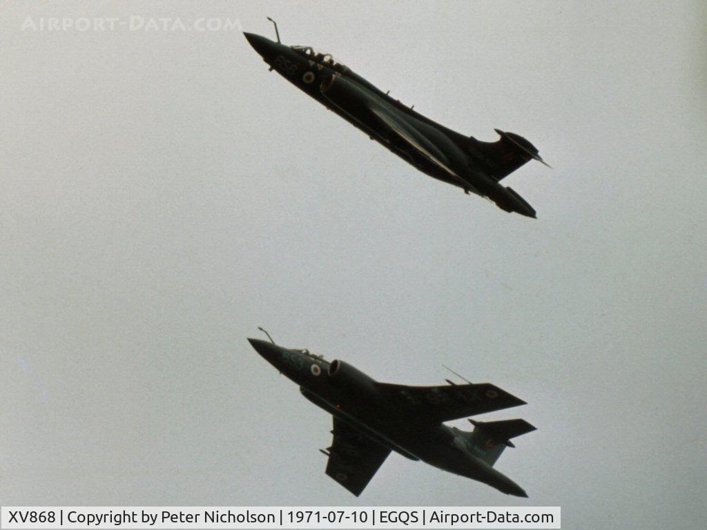 XV868, 1969 Hawker Siddeley Buccaneer S.2B C/N B3-17-67, Buccaneer S.2 coded 652 of 736 Squadron with XV 866 coded 653 breaking for landing at the 1971 RNAS Lossiemouth Airshow.