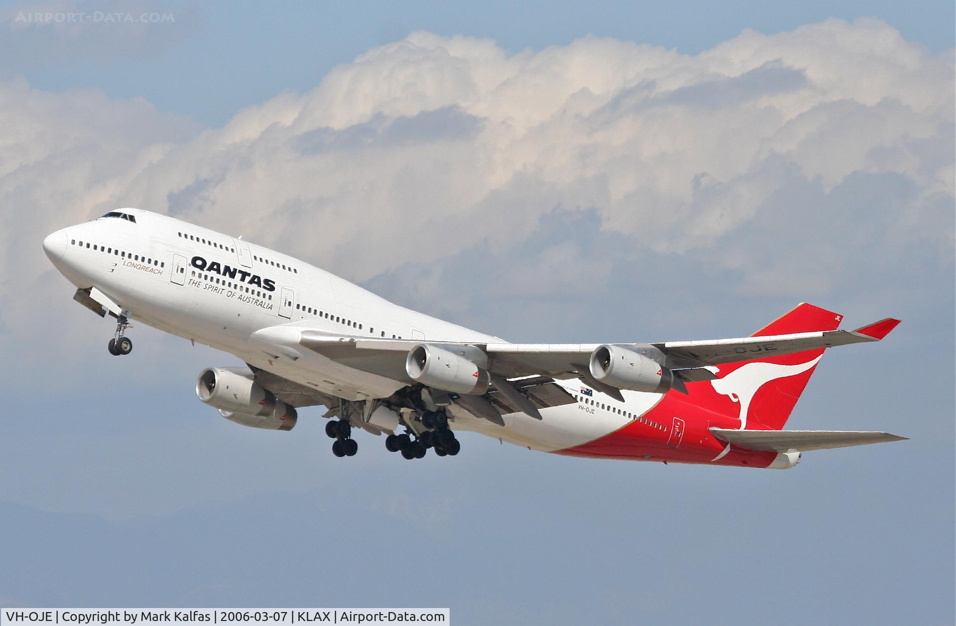 VH-OJE, 1989 Boeing 747-438 C/N 24482, Qantas Boeing 747-438, 25R departure KLAX.