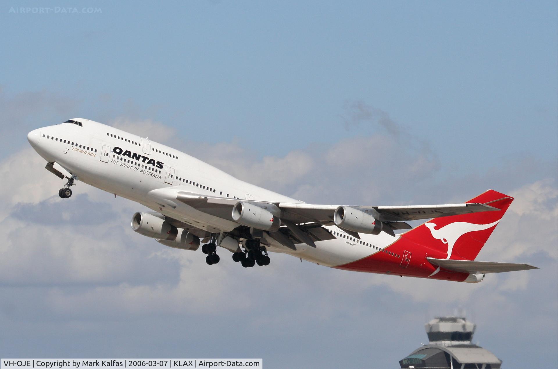 VH-OJE, 1989 Boeing 747-438 C/N 24482, Qantas Boeing 747-438, 25R departure KLAX.