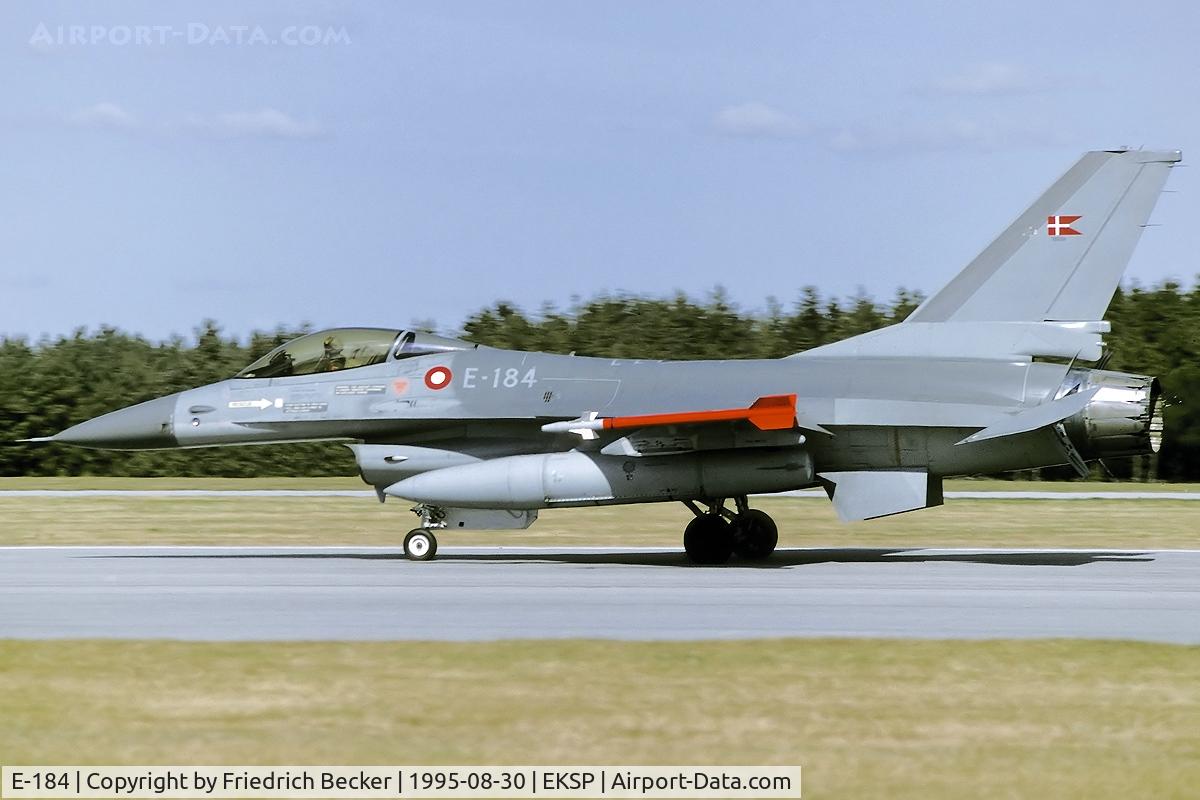 E-184, SABCA F-16AM Fighting Falcon C/N 6F-11, decelerating after touchdown