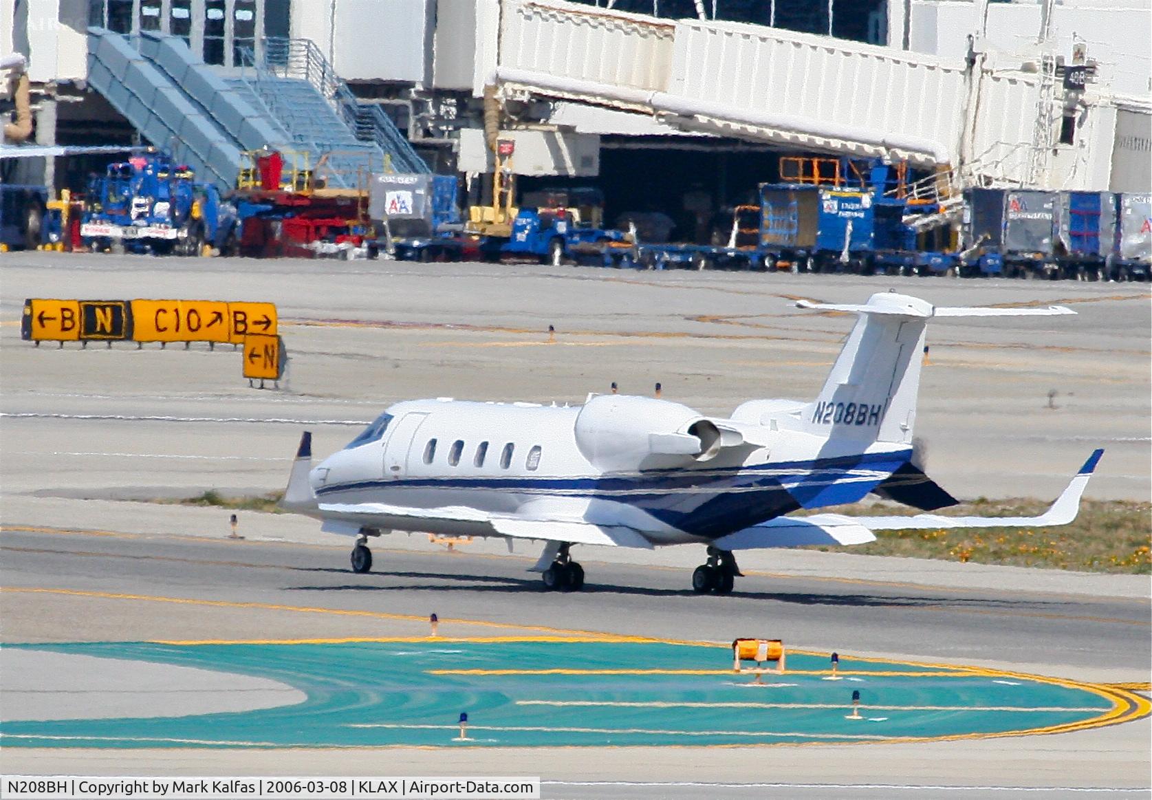 N208BH, 2000 Learjet 60 C/N 208, V3 LLC Learjet 60, off of 25L at  taxi Papa KLAX.