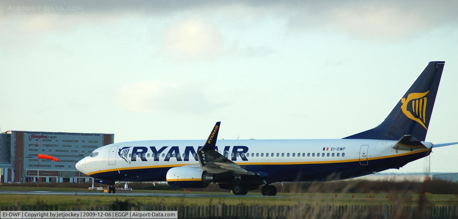 EI-DWF, 2007 Boeing 737-8AS C/N 33619, Lining up for takeoff R27