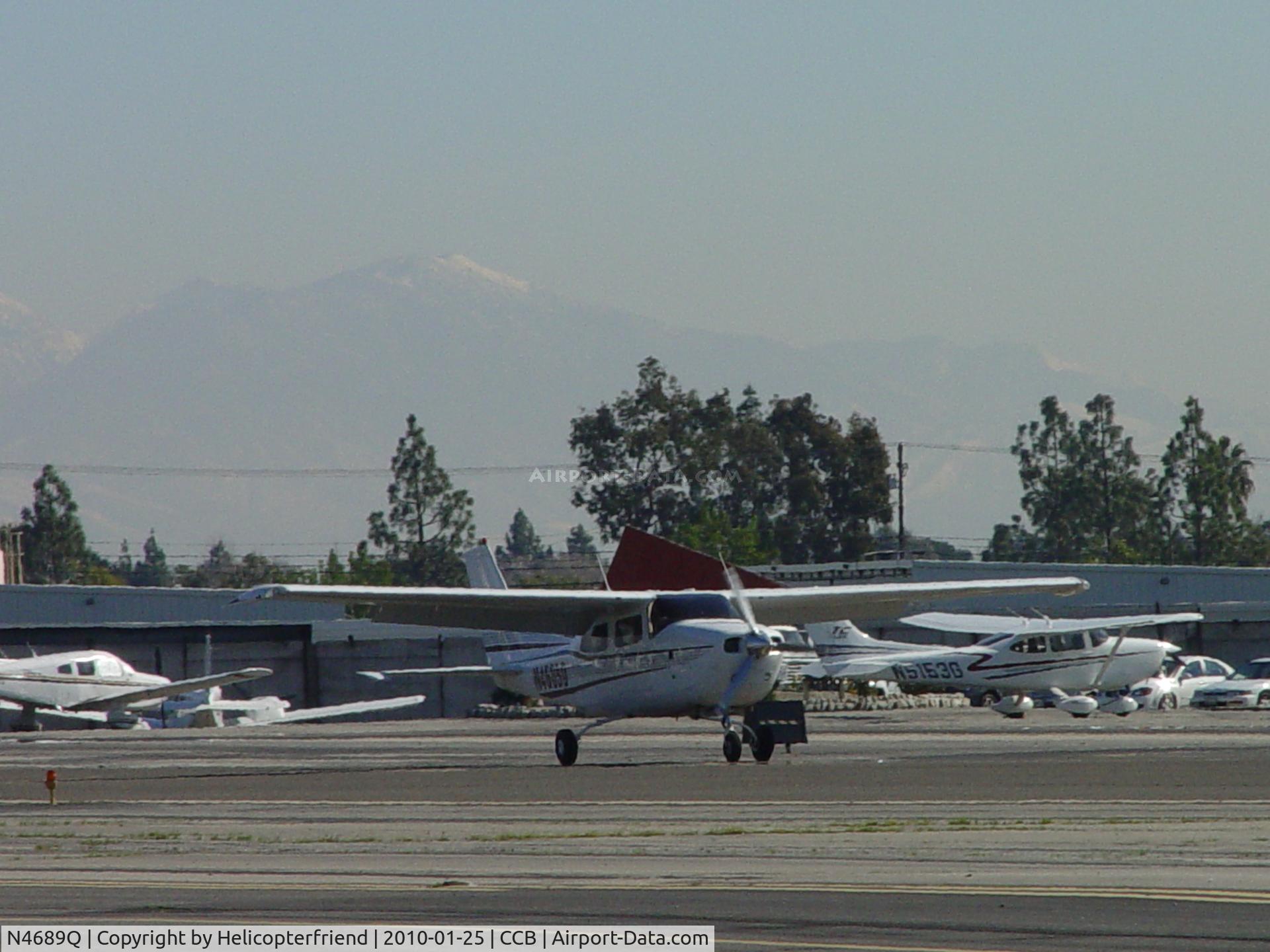 N4689Q, 1972 Cessna 210L Centurion C/N 21059589, Touching down on Runway 24 at Cable
