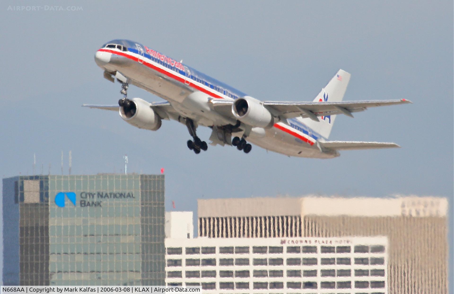 N668AA, 1992 Boeing 757-223 C/N 25333, American Airlines Boeing 757-223, 25R departure KLAX.