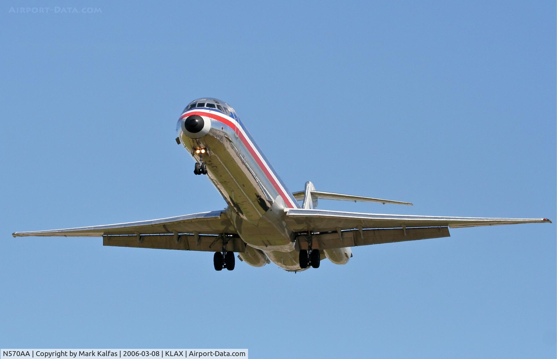N570AA, 1987 McDonnell Douglas MD-83 (DC-9-83) C/N 49352, American Airlines MD-83, short final 25L KLAX.
