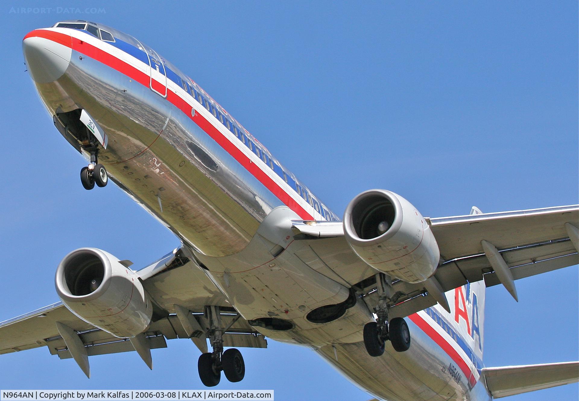 N964AN, 2001 Boeing 737-823 C/N 30093, American Airlines Boeing 737-823, short final 25L KLAX.