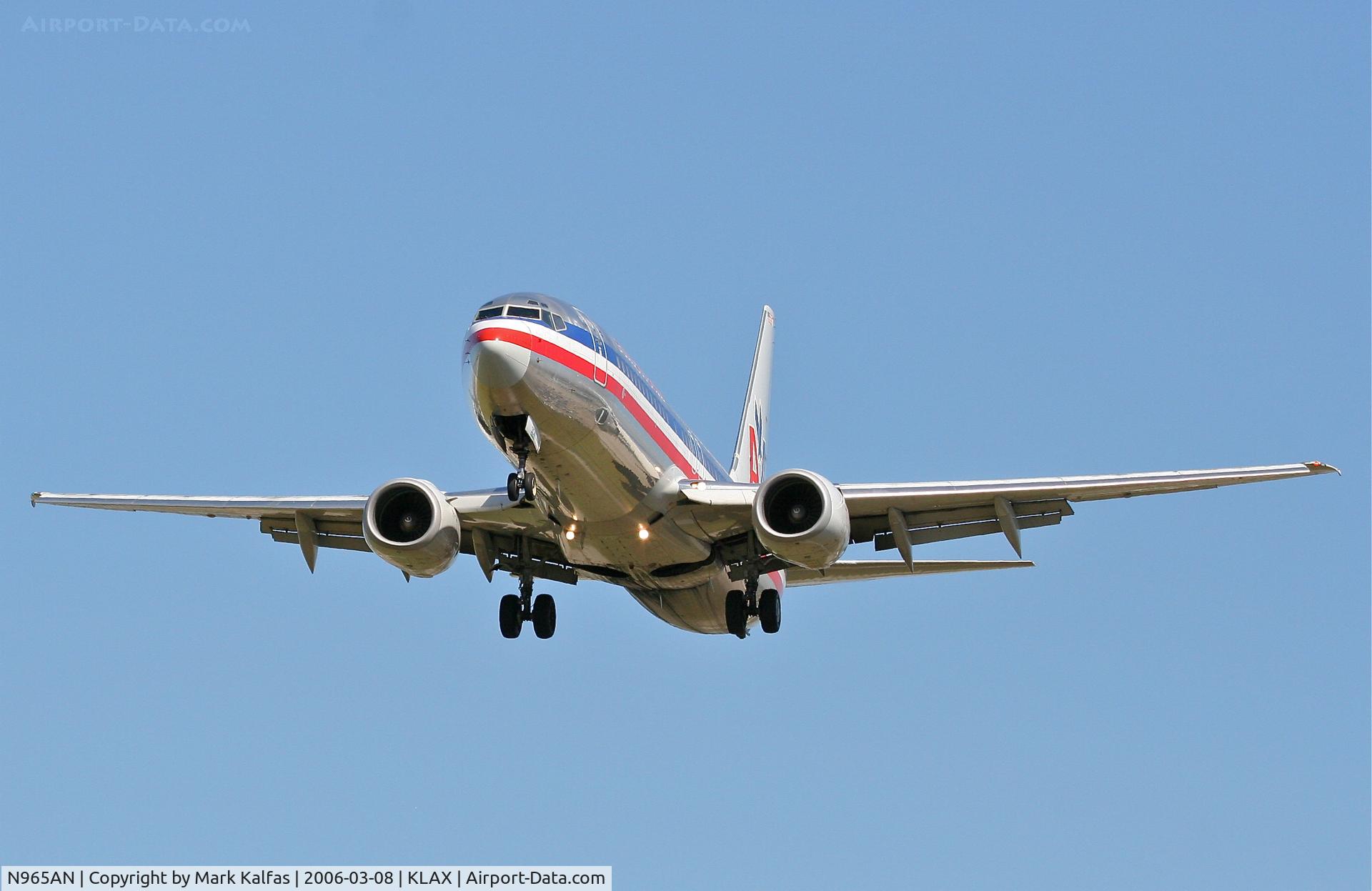 N965AN, 2001 Boeing 737-823 C/N 29544, American Airlines Boeing 737-823, short final 25L KLAX.
