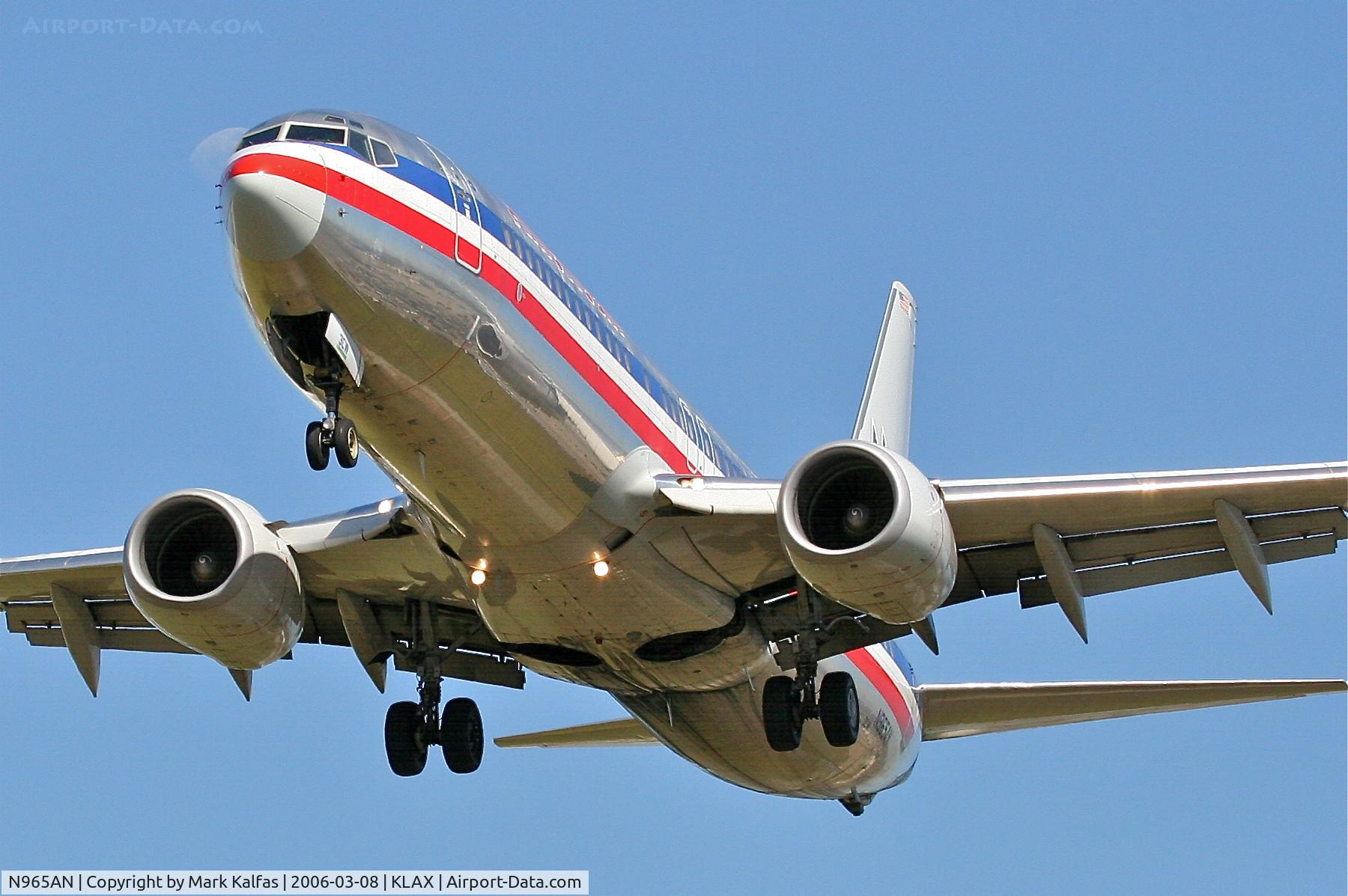 N965AN, 2001 Boeing 737-823 C/N 29544, American Airlines Boeing 737-823, short final 25L KLAX.