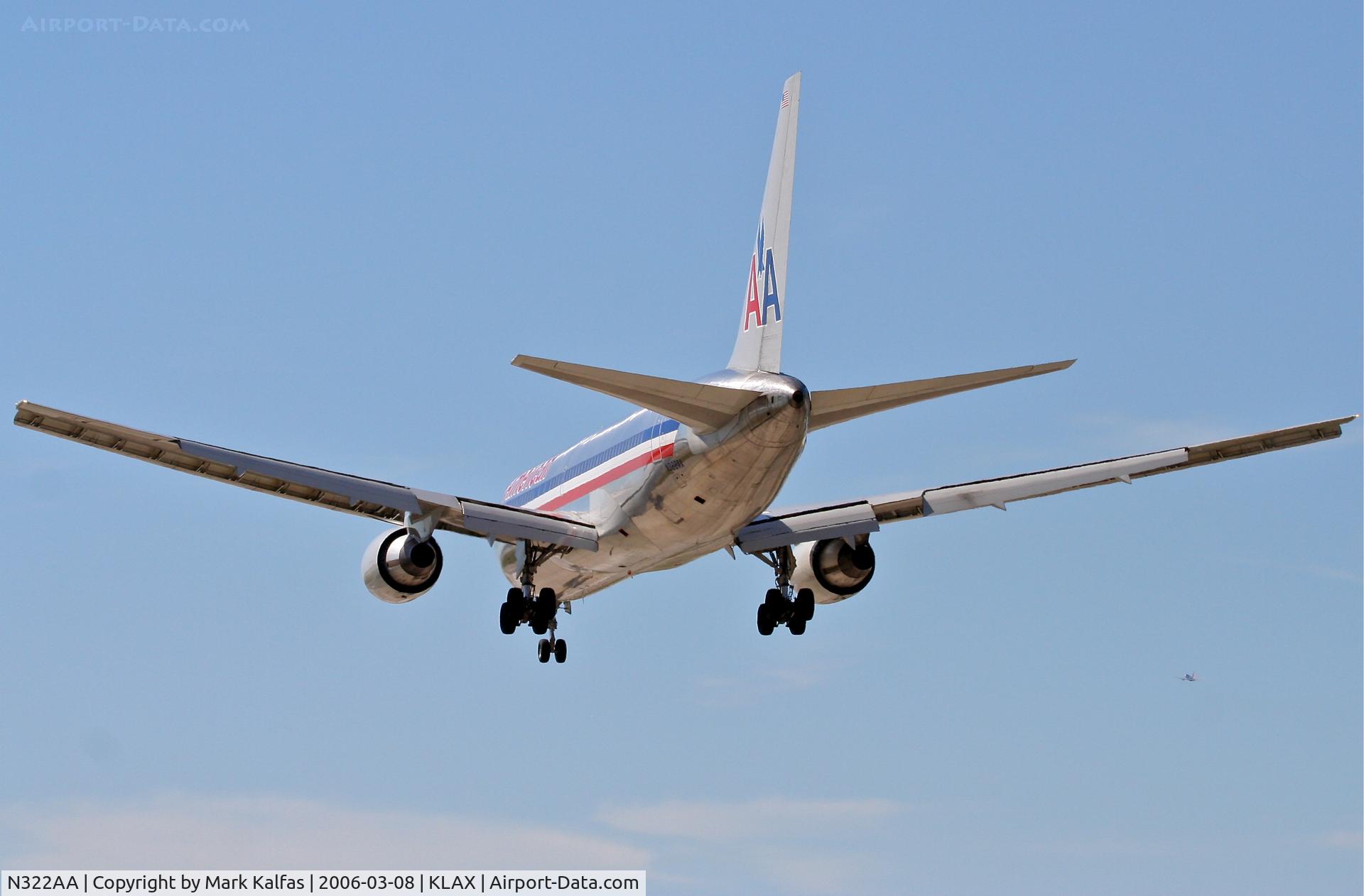 N322AA, 1986 Boeing 767-223 C/N 22323, American Airlines Boeing 767-223, short final 25R KLAX.