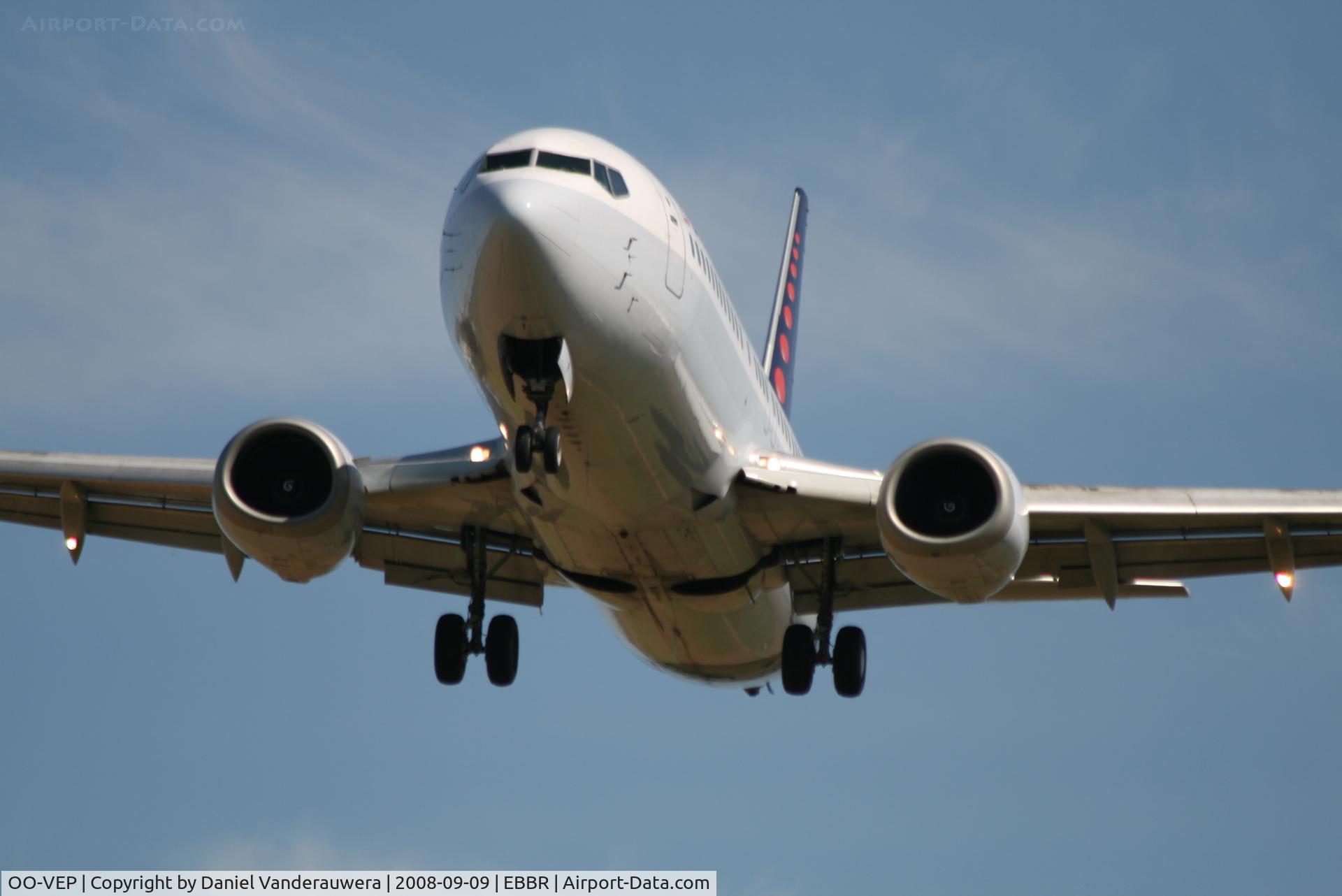 OO-VEP, 1996 Boeing 737-43Q C/N 28489, Descending to RWY 25L