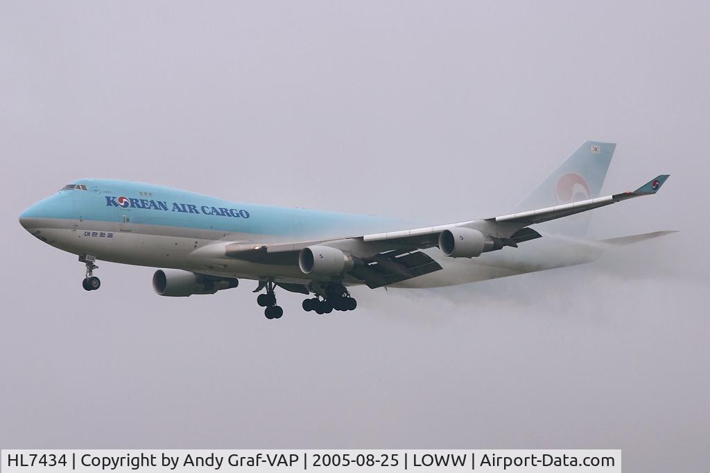 HL7434, 2002 Boeing 747-4B5F/SCD C/N 32809, Korean Air Cargo 747-400