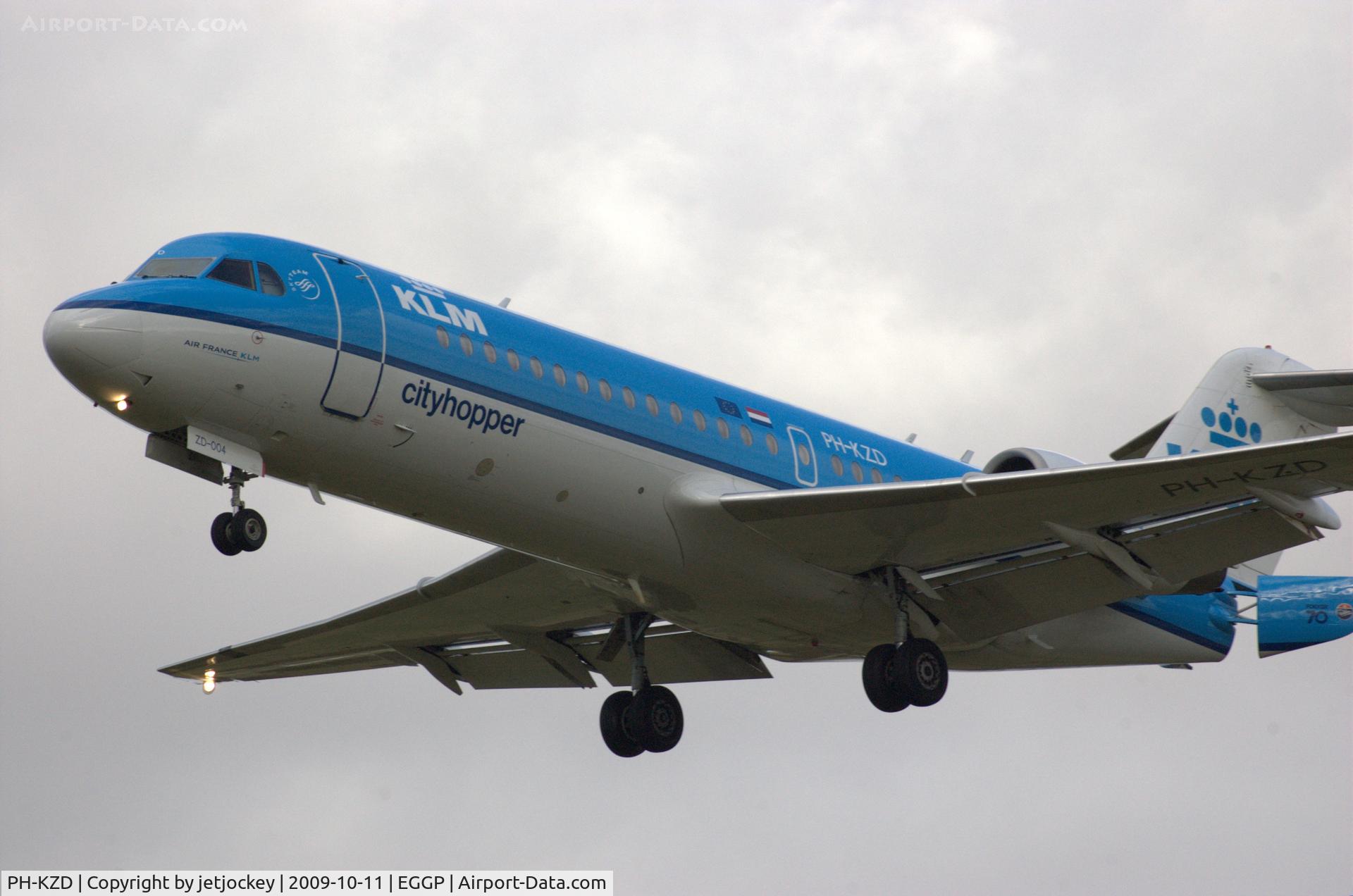 PH-KZD, 1997 Fokker 70 (F-28-0070) C/N 11582, On aproach to LPL