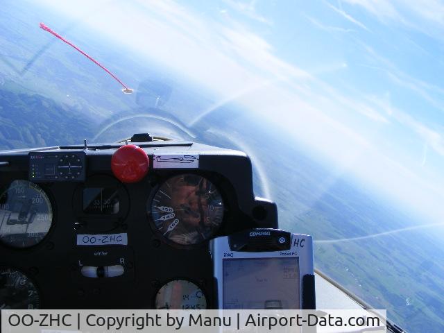 OO-ZHC, 1983 Centrair C101A Pegase C/N 101046, Thermaling