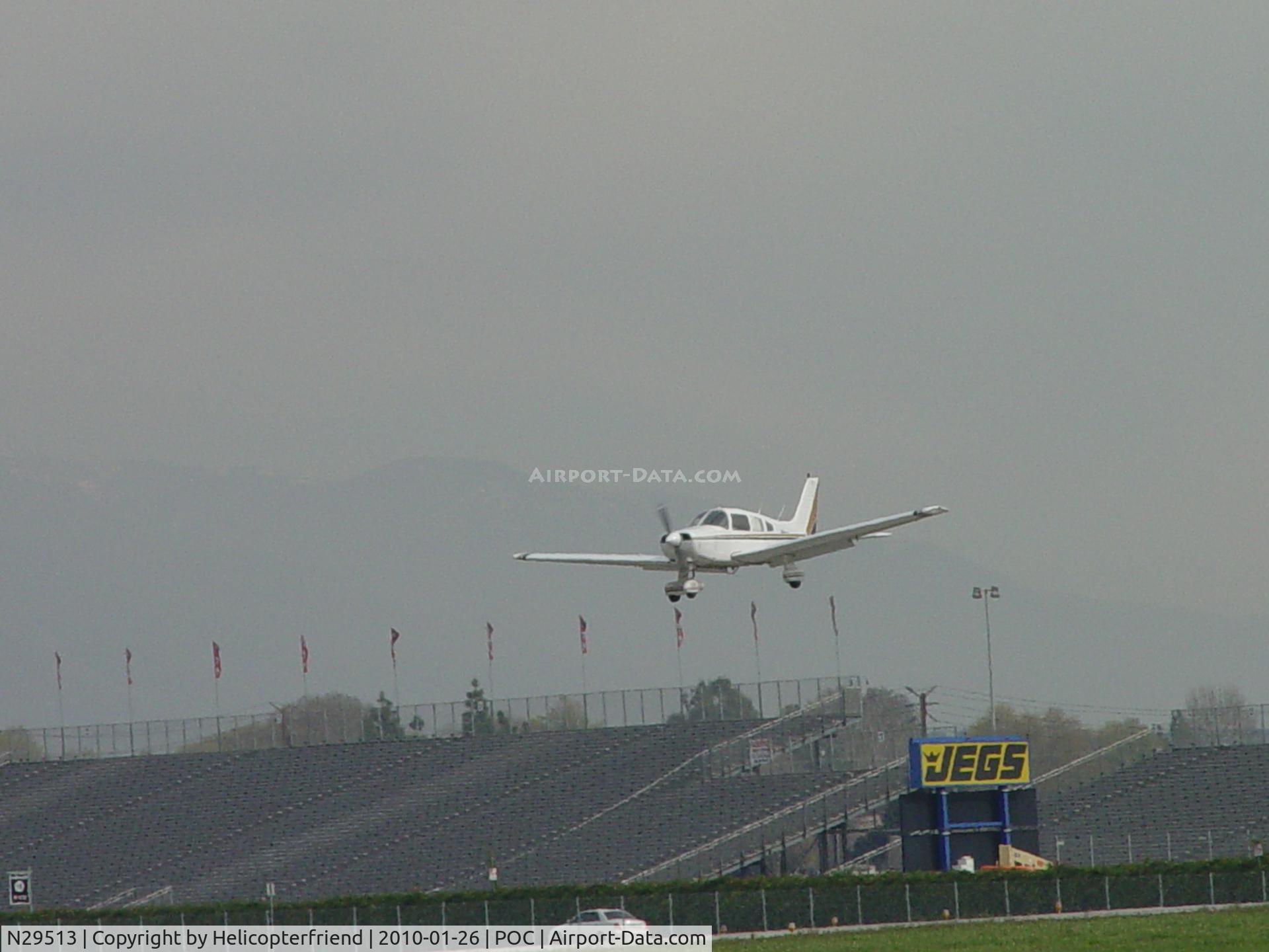 N29513, 1979 Piper PA-28-161 C/N 28-7916436, Inbound 26L at Barckett