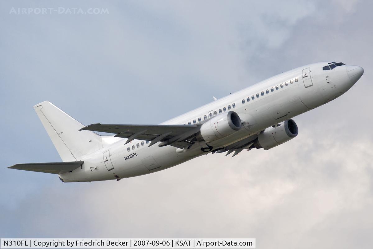 N310FL, 1992 Boeing 737-3L9 C/N 26440, climb out