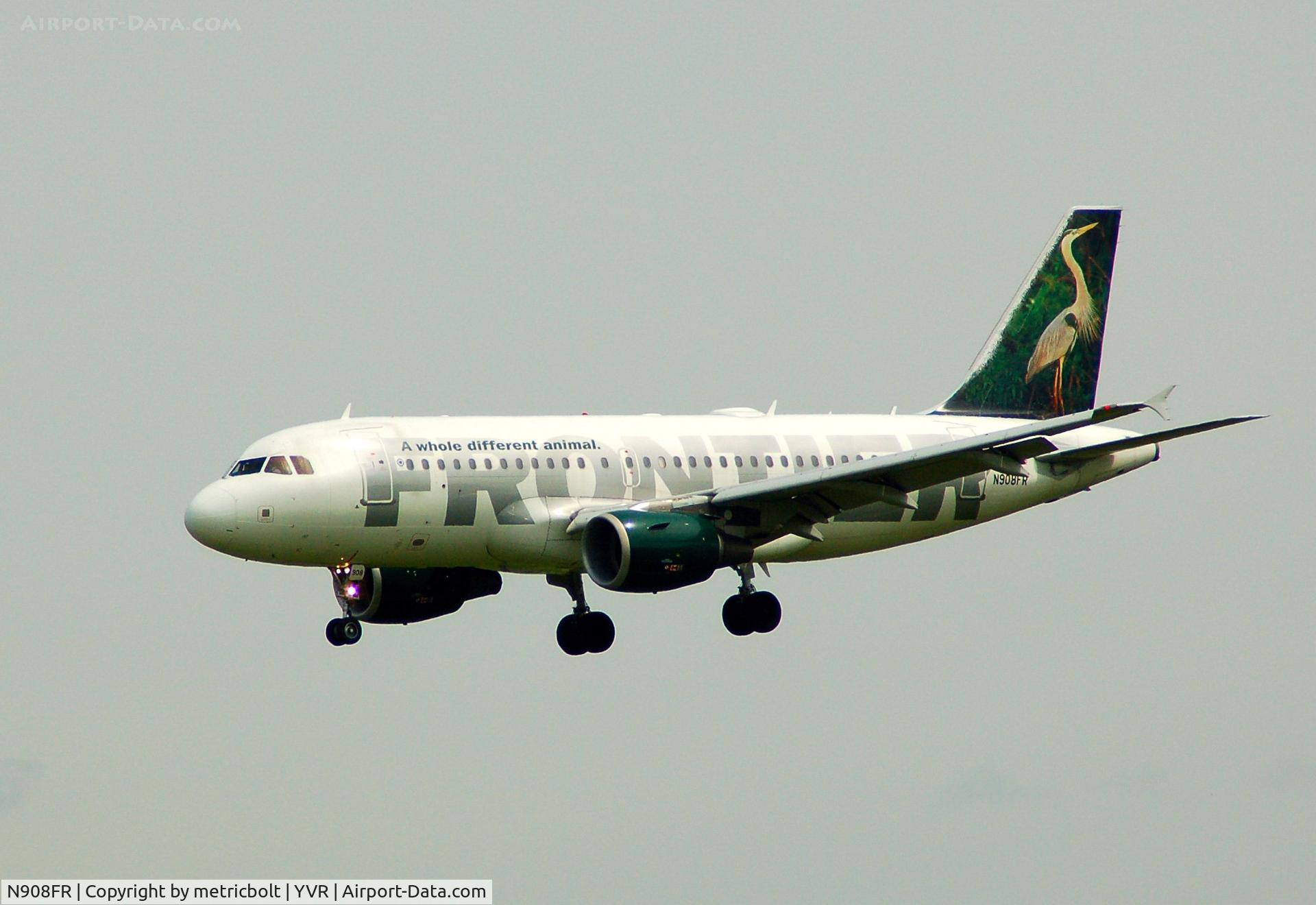N908FR, 2002 Airbus A319-111 C/N 1759, Landing at YVR