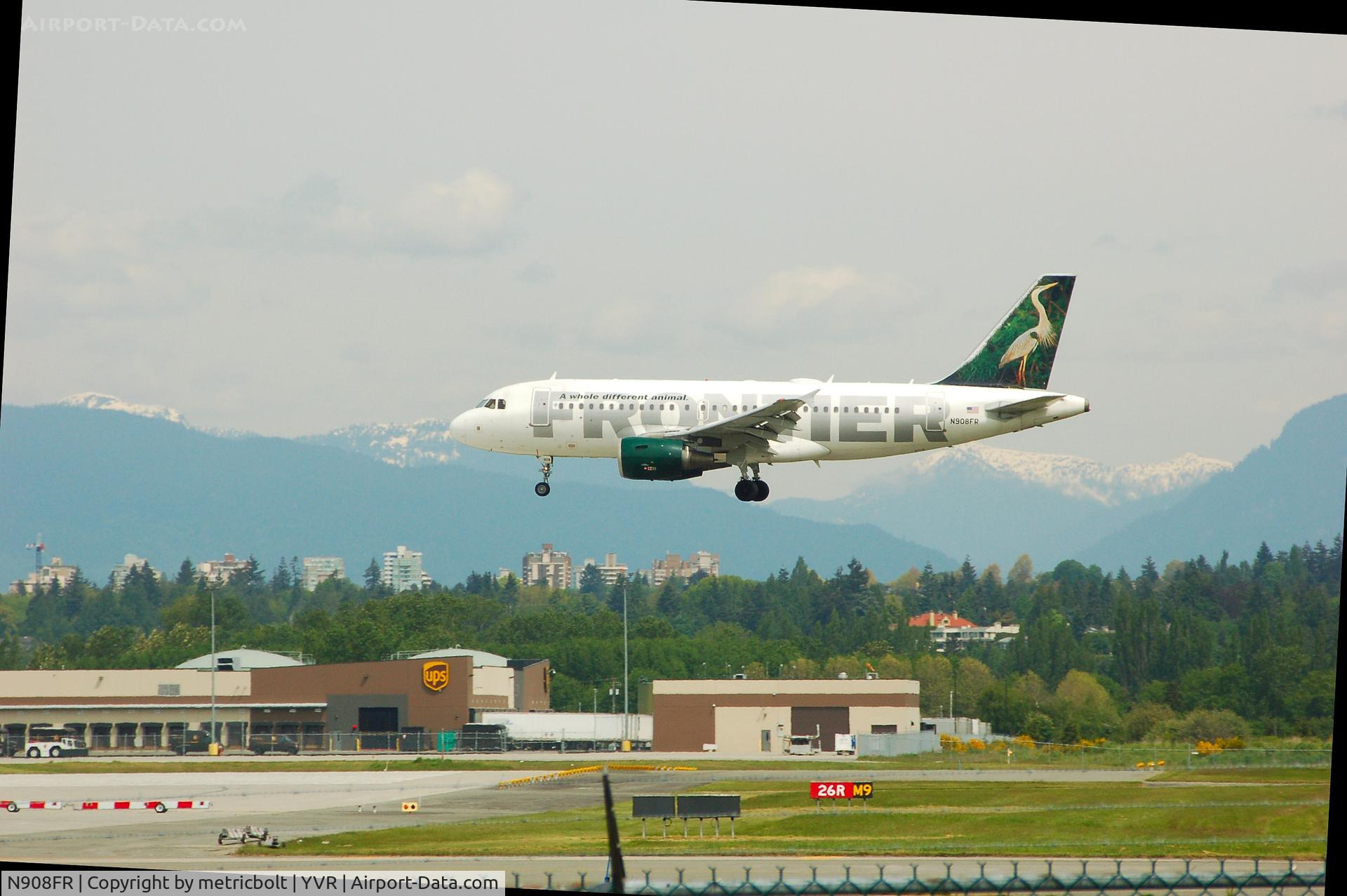 N908FR, 2002 Airbus A319-111 C/N 1759, Landing at YVR