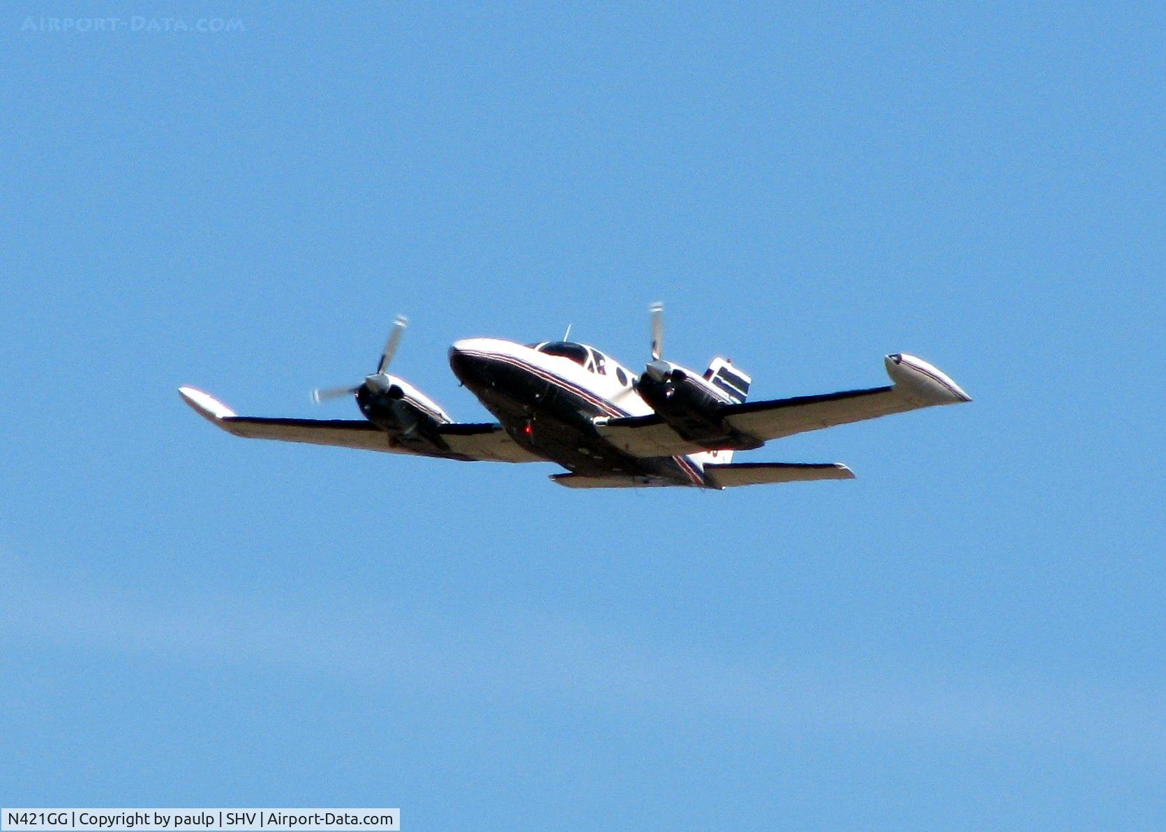 N421GG, 1974 Cessna 421B Golden Eagle C/N 421B0848, Off of runway 23 at Shreveport Regional.