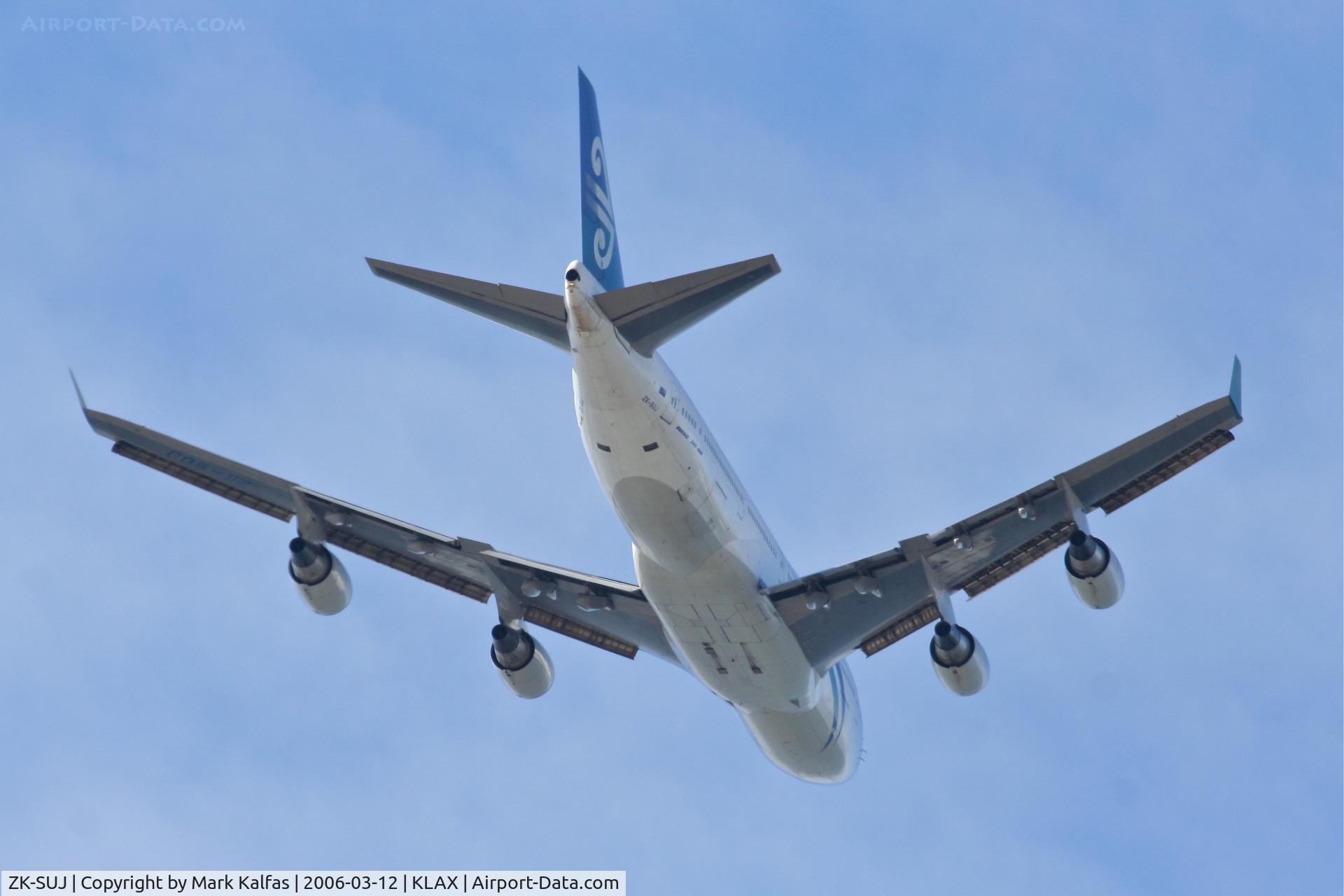 ZK-SUJ, 1998 Boeing 747-4F6 C/N 27602, Air New Zealand Boeing 747-4F6, offset 25L departure KLAX.