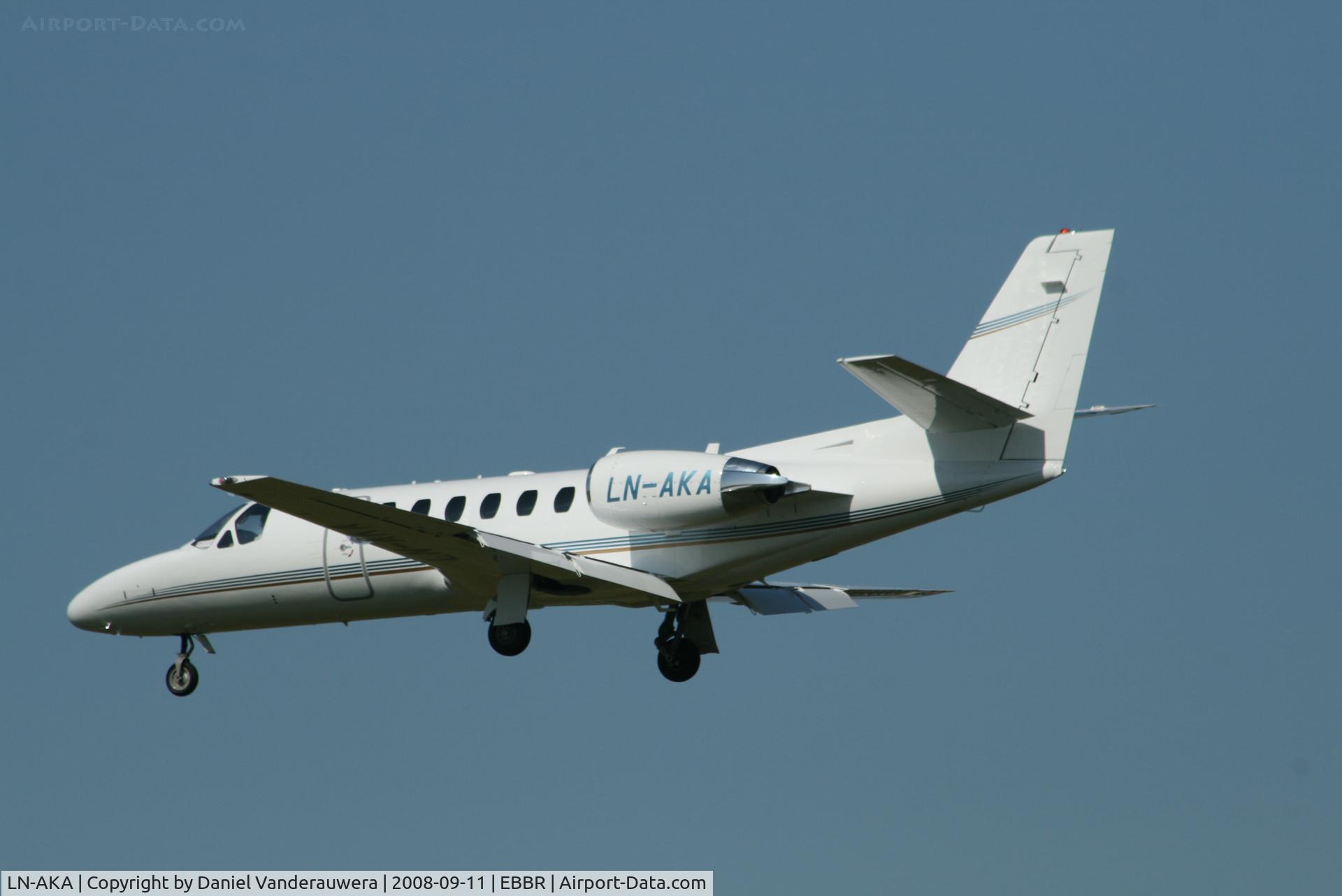 LN-AKA, 2007 Cessna 560 Citation Encore+ C/N 560-0764, Descending to rwy 25L