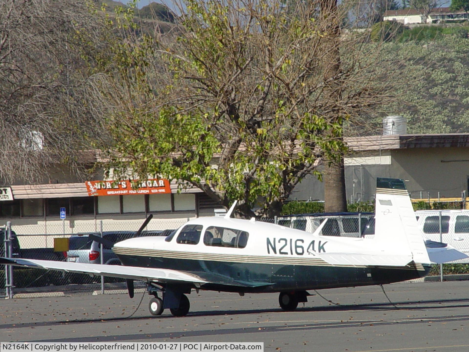 N2164K, 1998 Mooney M20R Ovation C/N 29-0172, Parked in transient parking