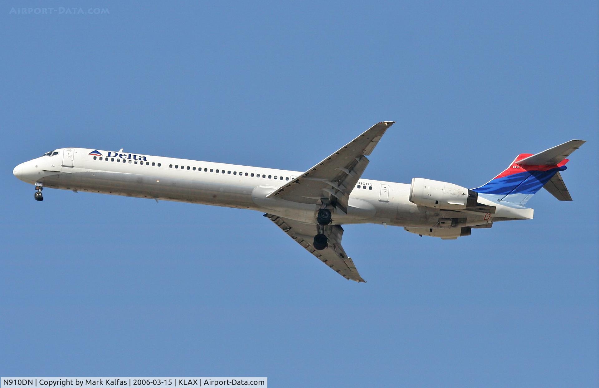 N910DN, 1995 McDonnell Douglas MD-90-30 C/N 53390, Delta Airlines MD-90-30 , missed approach 25L KLAX (gear issue?).