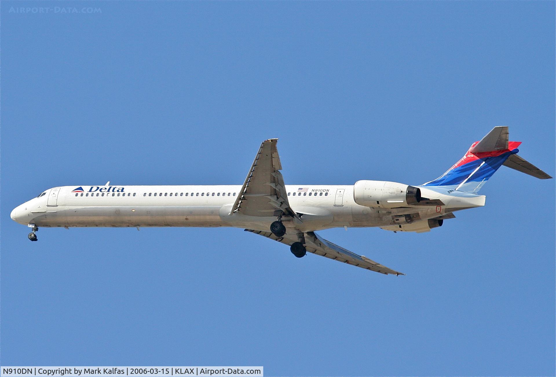 N910DN, 1995 McDonnell Douglas MD-90-30 C/N 53390, Delta Airlines MD-90-30 , missed approach 25L KLAX (gear issue?).
