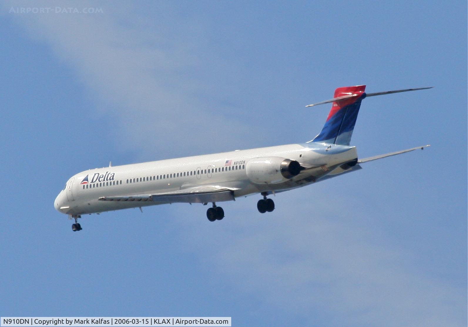 N910DN, 1995 McDonnell Douglas MD-90-30 C/N 53390, Delta Airlines MD-90-30 , missed approach 25L KLAX (gear issue?).