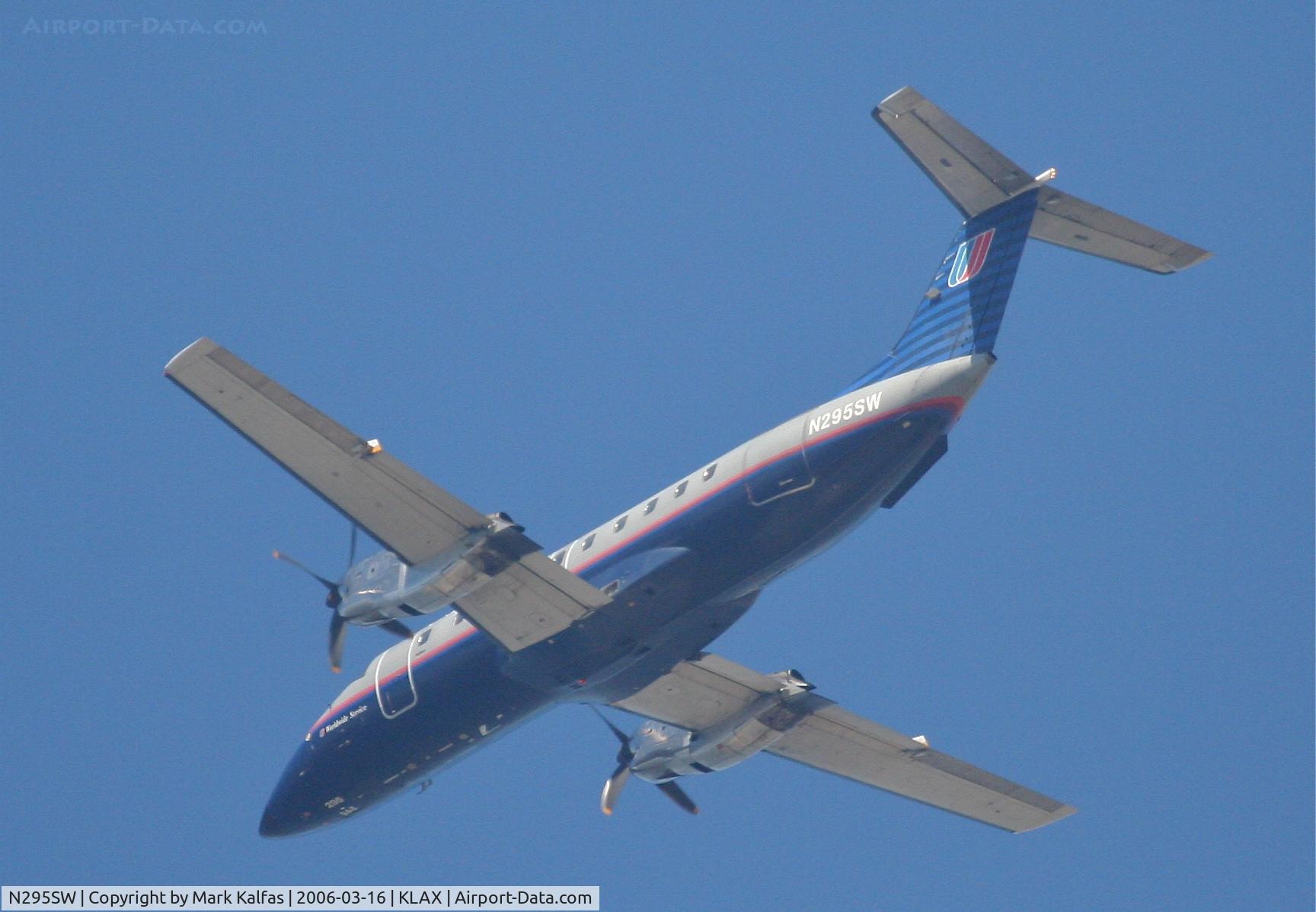 N295SW, 1996 Embraer EMB-120ER Brasilia C/N 120.322, SkyWest EMB-120ER, 25R departure KLAX.
