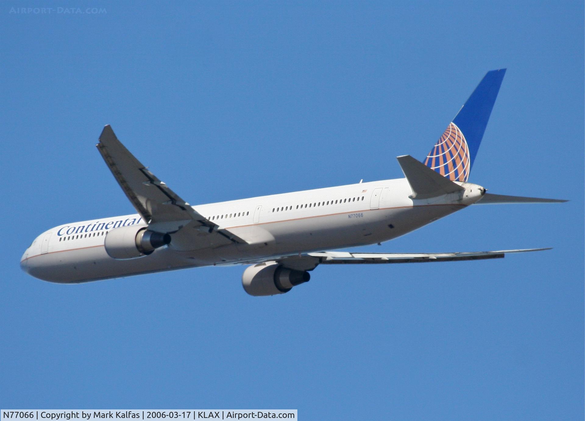 N77066, 2002 Boeing 767-424/ER C/N 29461, Continental Boeing 767-424ER, 25R departure KLAX.