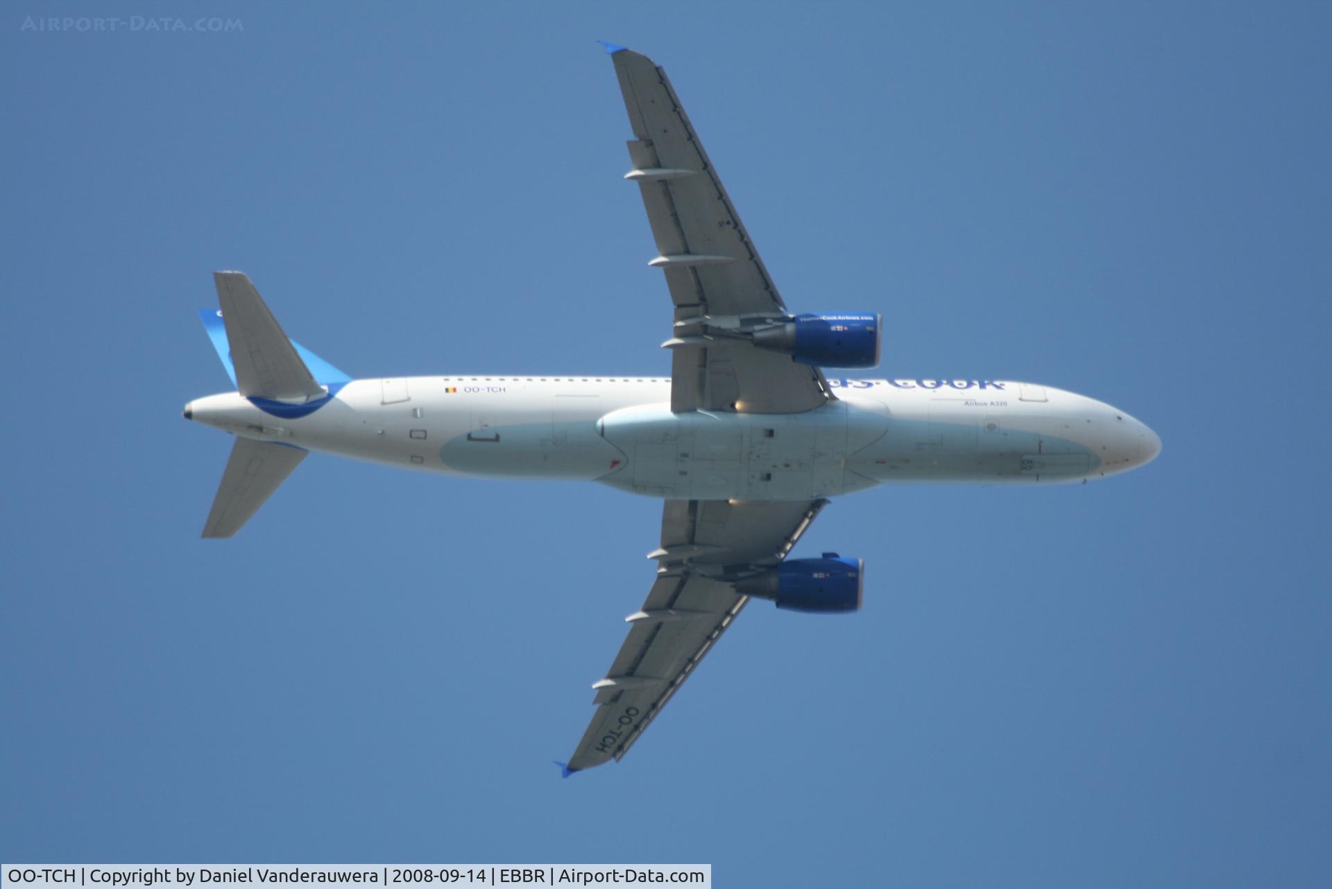 OO-TCH, 2003 Airbus A320-214 C/N 1929, On approach to RWY 07L