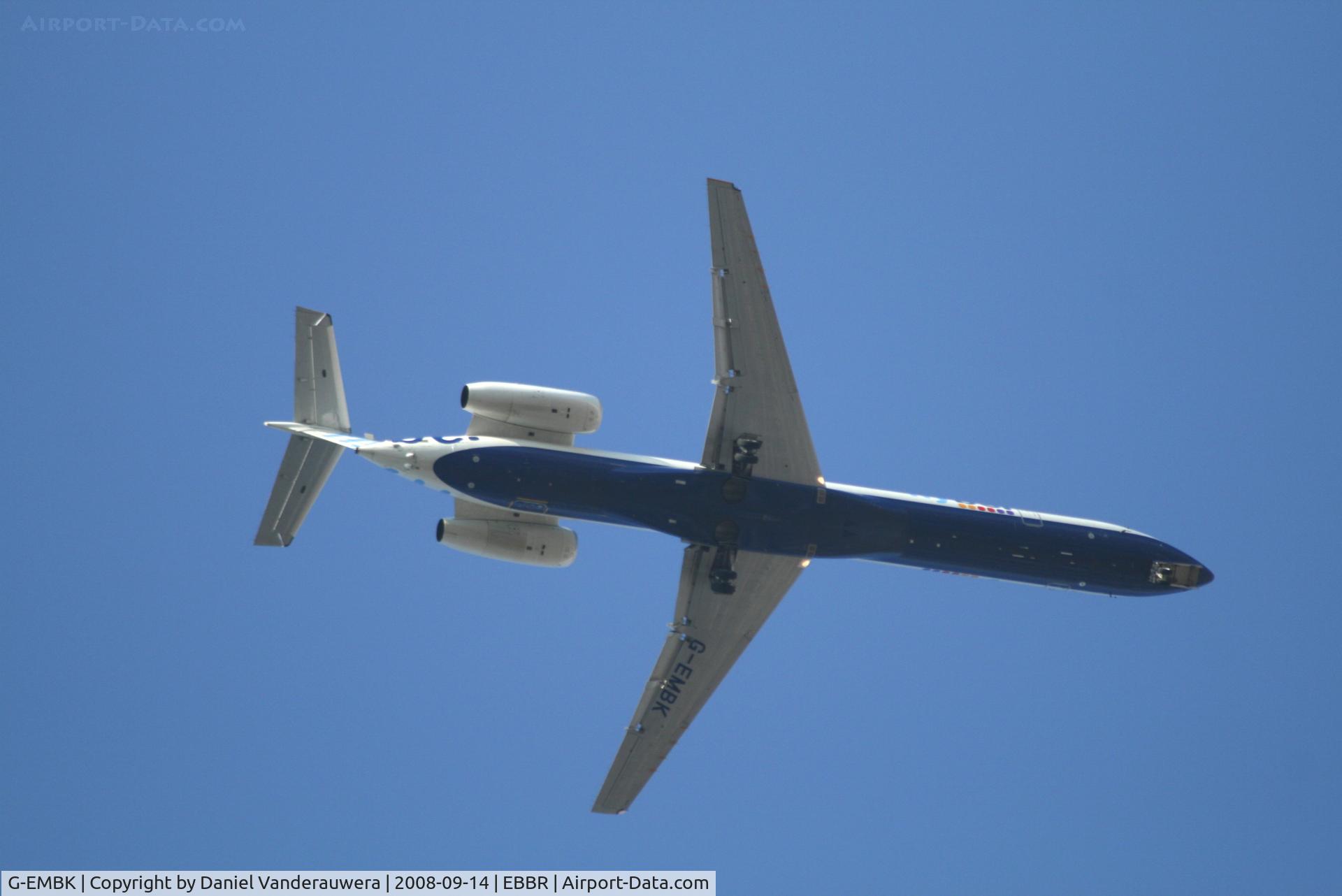 G-EMBK, 1999 Embraer EMB-145EU (ERJ-145EU) C/N 145167, On approach to RWY 07L