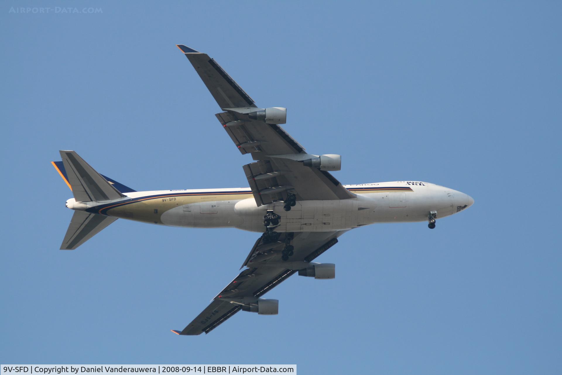 9V-SFD, 1995 Boeing 747-412F/SCD C/N 26553, On approach to RWY 07L
