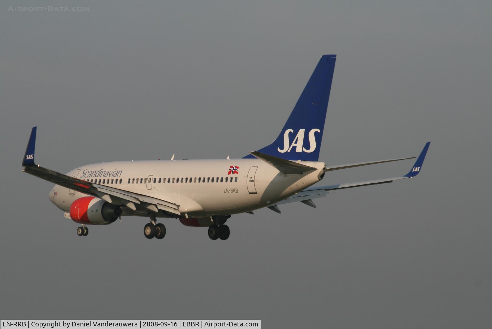 LN-RRB, 2007 Boeing 737-783 C/N 32276, Descending to RWY 25L