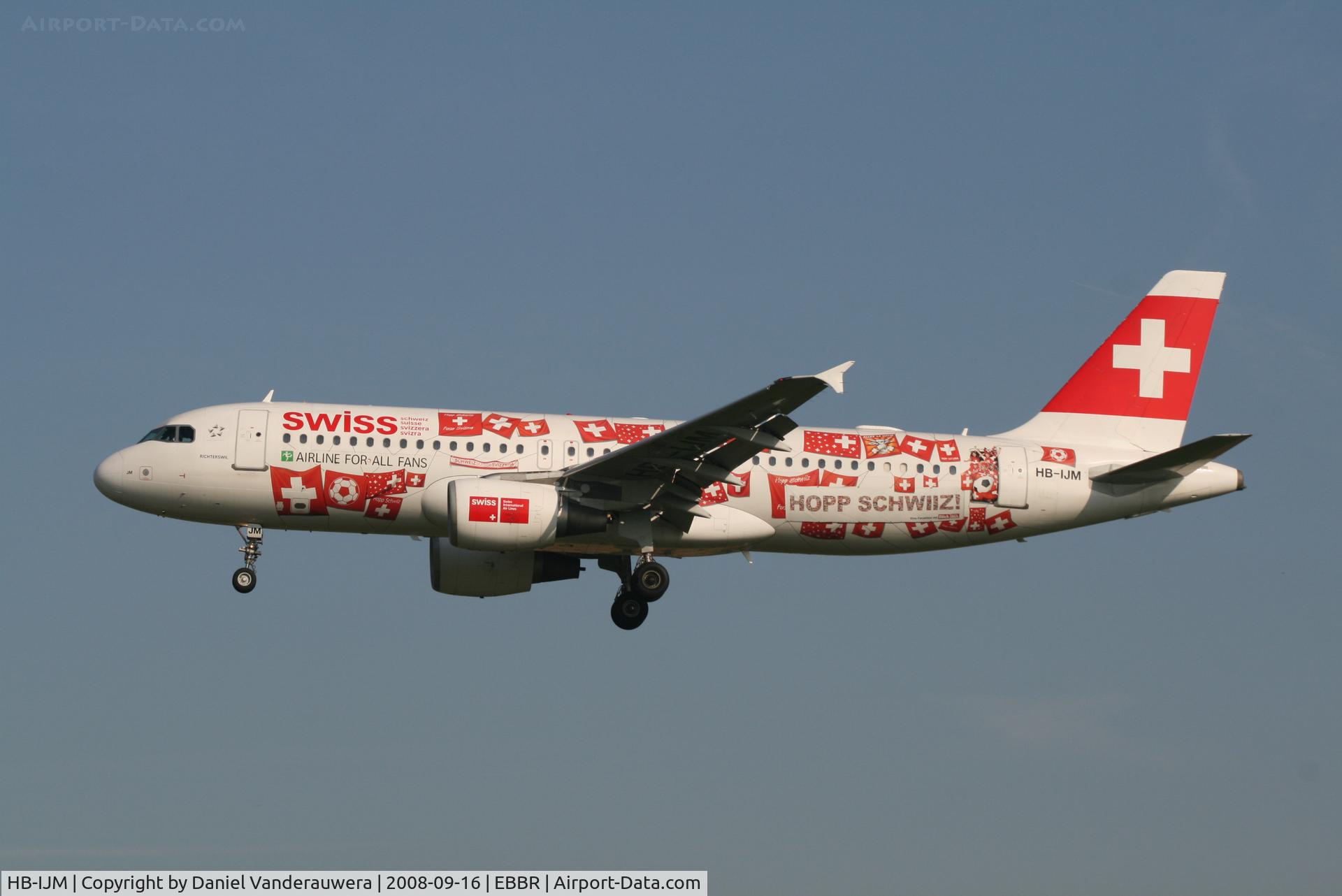 HB-IJM, 1996 Airbus A320-214 C/N 635, Arrival of flight LX778 to RWY 25L
