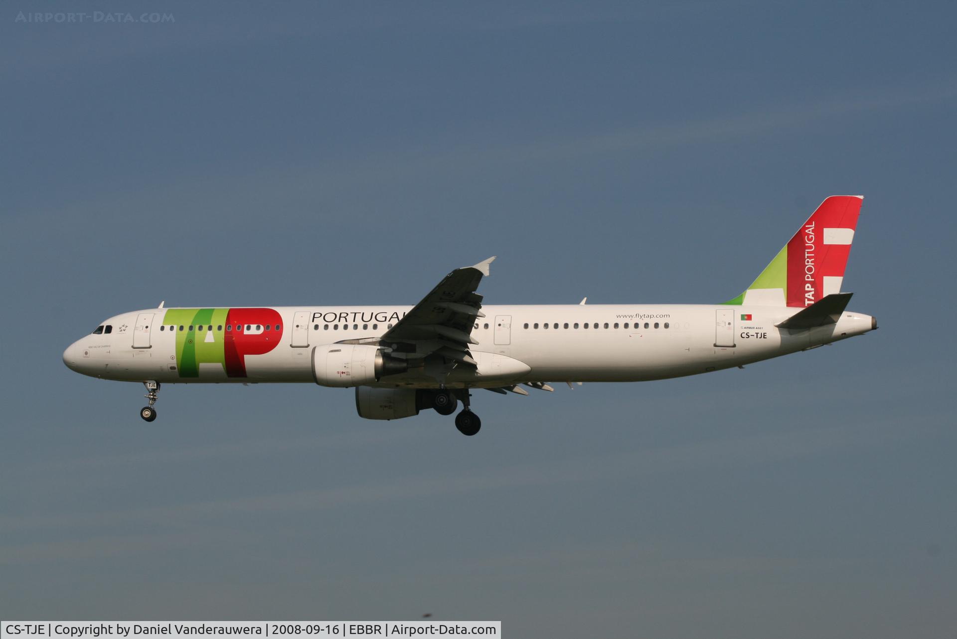 CS-TJE, 2000 Airbus A321-211 C/N 1307, Descending to RWY 25L
