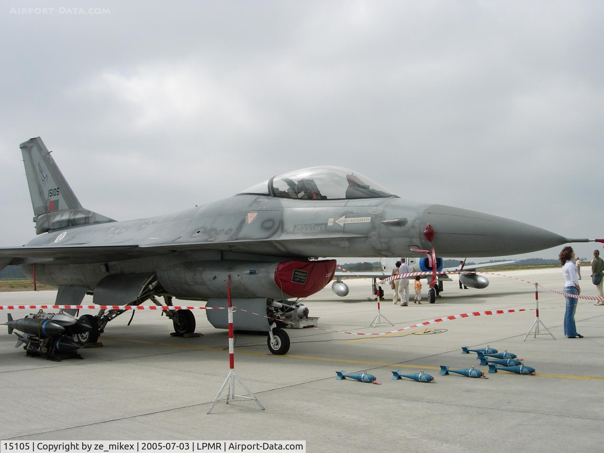 15105, Lockheed F-16AM Fighting Falcon C/N AA-5, FAP open day monte real some years ago