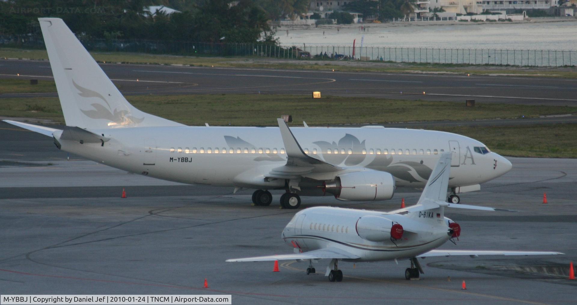 M-YBBJ, 2006 Boeing 737-7HE C/N 36027, M-YBBJ park on the main ramp at TNCM